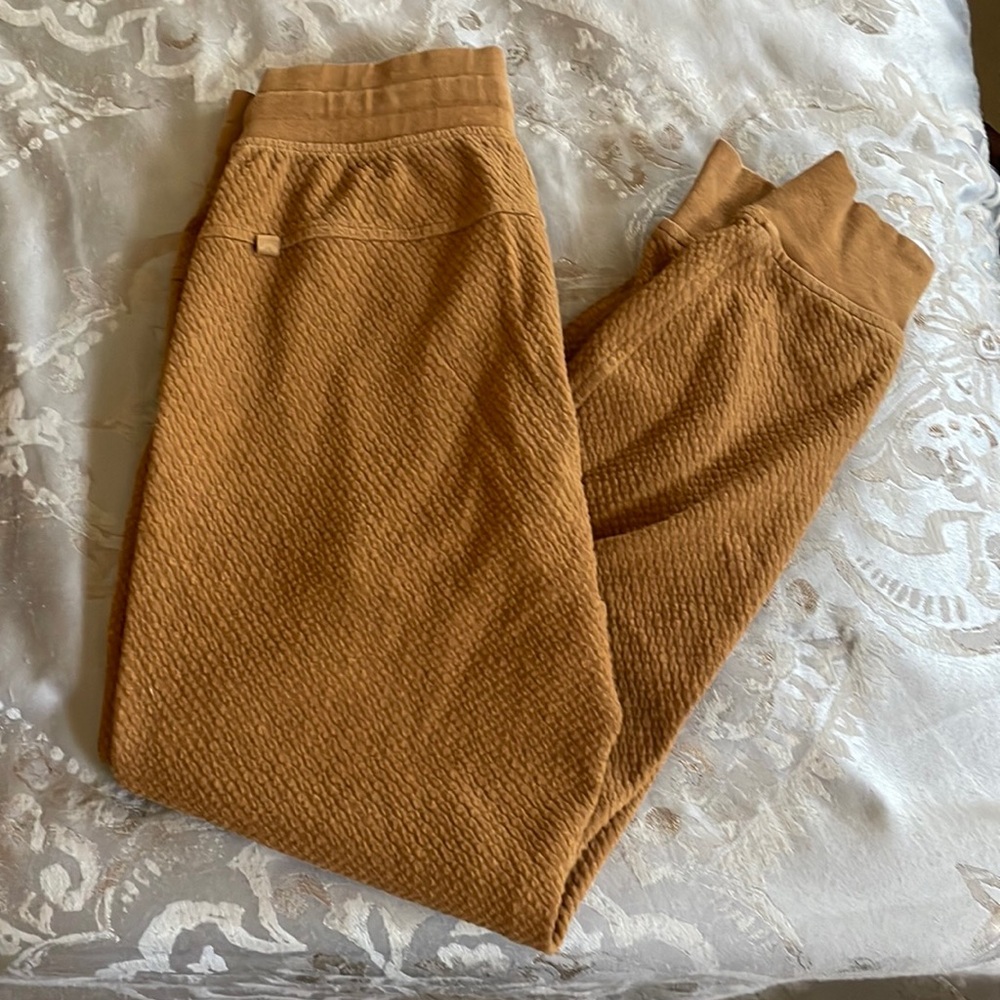 Lululemon mustard jogger